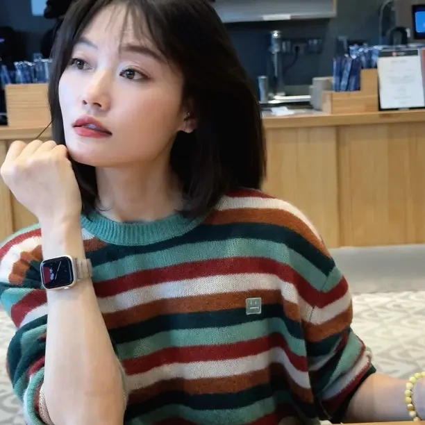 套头款长袖笑脸圆领条纹毛针织衫百搭宽松韩版网红