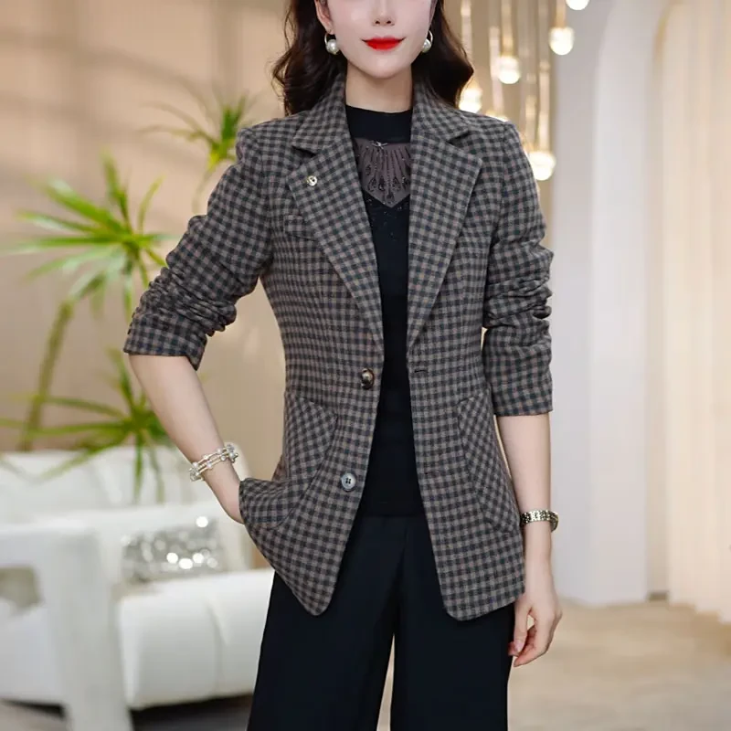 格子外套女2025年秋季新款洋气时尚百搭大码西服上衣