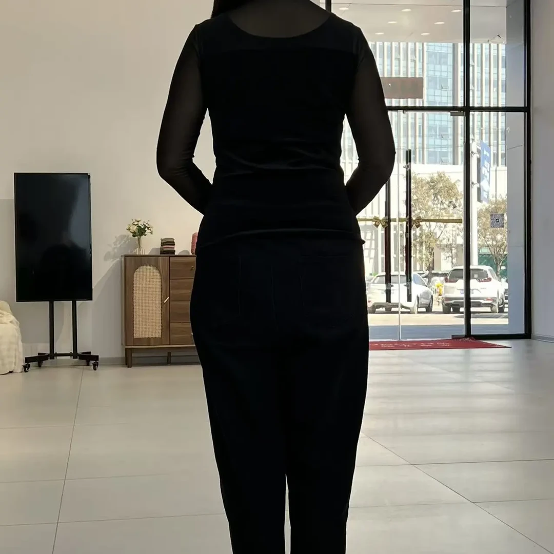 蕾丝拼接丝绒打底衫