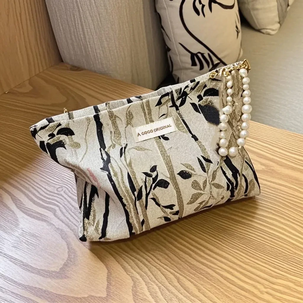 新款高级化妆包女大容量旅游花朵收纳洗漱包外出手拿包高颜值