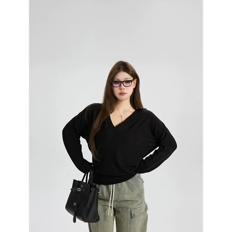 黑泽玄七早春款V领羊毛衫轻暖6支羊毛 / 贯穿日常的万搭器毛衣