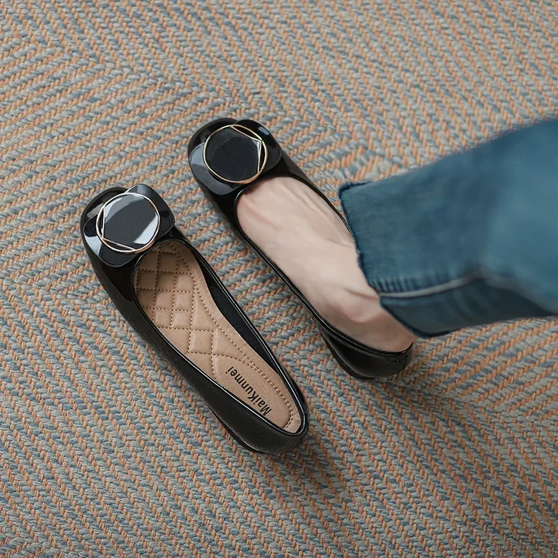 欧洲站真皮法式小香风漆皮低跟方头粗跟浅口平底单鞋女新款春款女