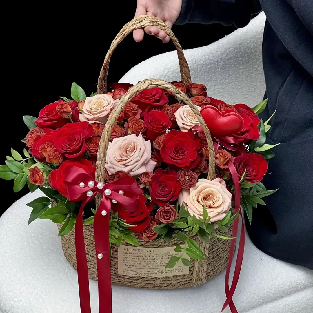 送月子鸡蛋玫瑰手提花篮草编花篮礼盒鲜花可送闺蜜长辈礼物送礼