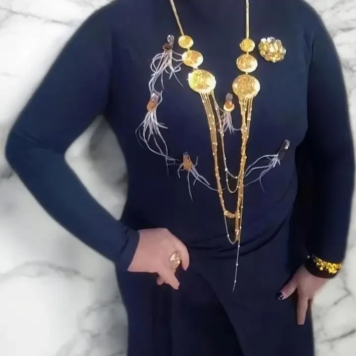 秋冬法式复古显瘦收腰高领针织连衣裙时尚气质