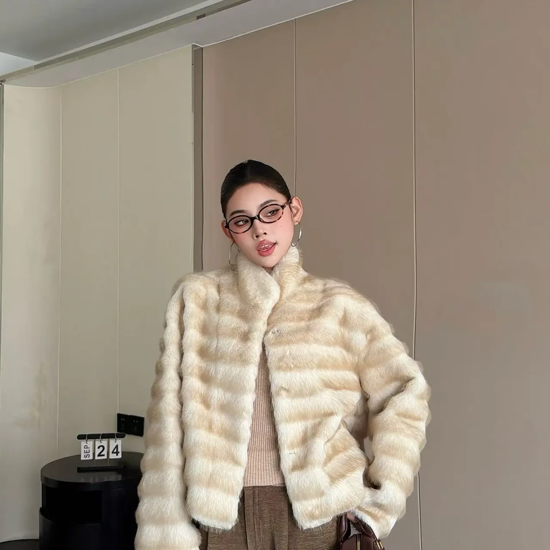 2025保暖外套秋冬短外套原宿风设计师百搭冬季修身型厚款毛毛外套