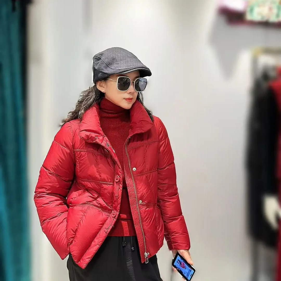 25年新款时尚版拉链带扣立领羽绒外套