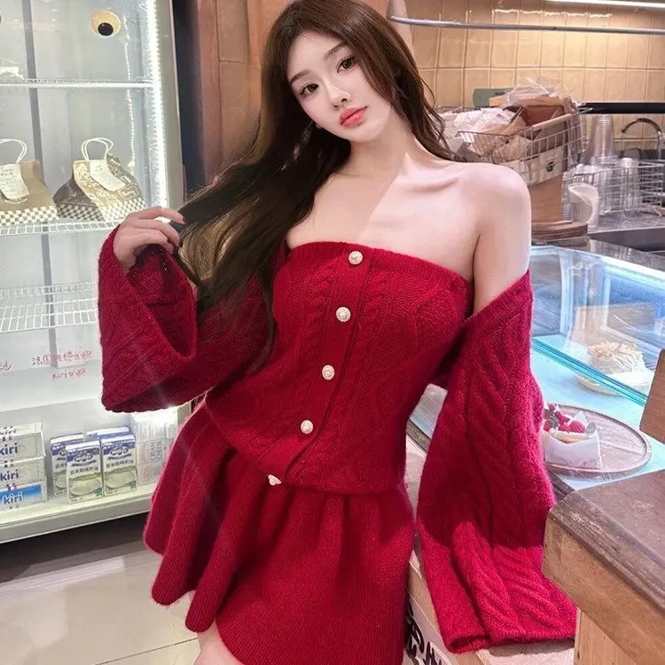大码胖MM秋冬圣诞氛围感红色抹胸针织披肩上衣搭蓬蓬裙三件套装