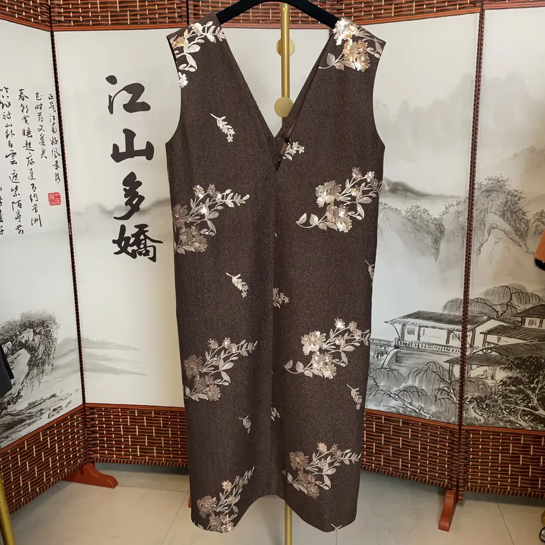 原创高定羊毛刺绣亮片气质背心中长连衣裙女