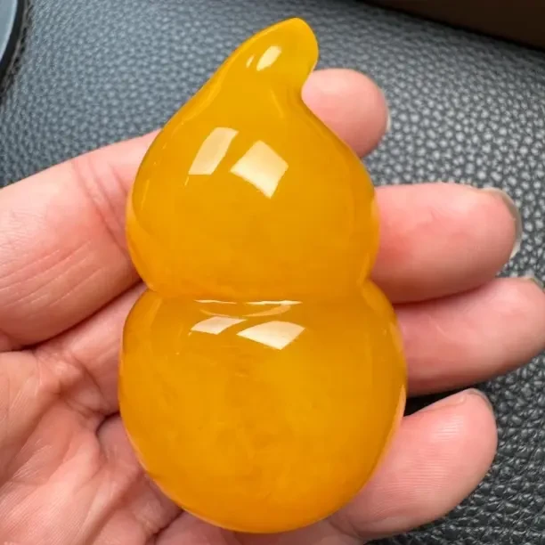 器型饱满鸡油红葫芦