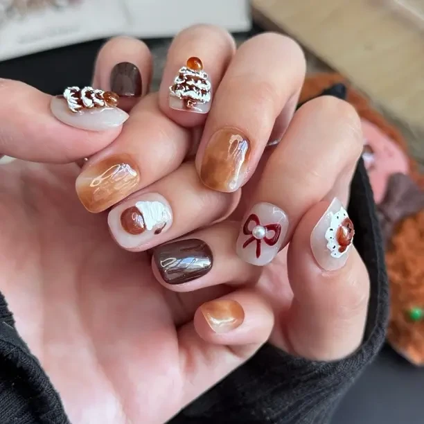 设计师小众ins风轻奢手绘短美甲【圣诞小熊】手工穿戴甲