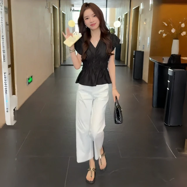 巨好看的夏天套装女小个子时尚洋气减龄飞飞袖上衣九分裤两件套