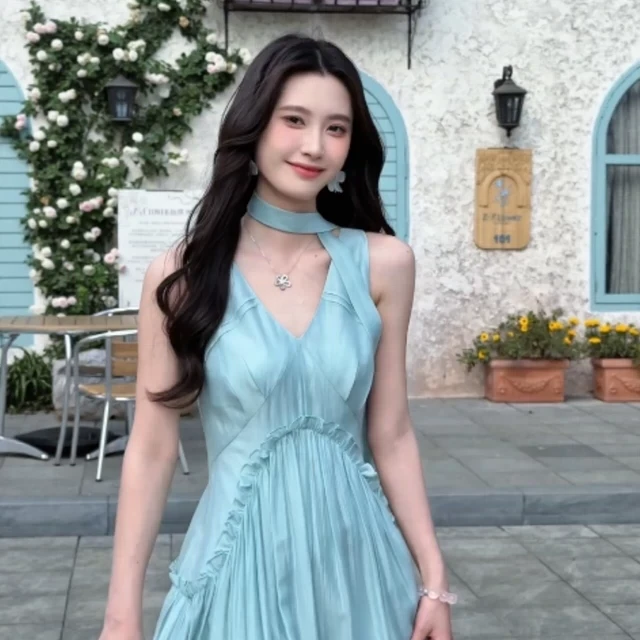 气质温柔风木耳边V领连衣裙女2025夏季法式显瘦超仙吊带a字长裙子