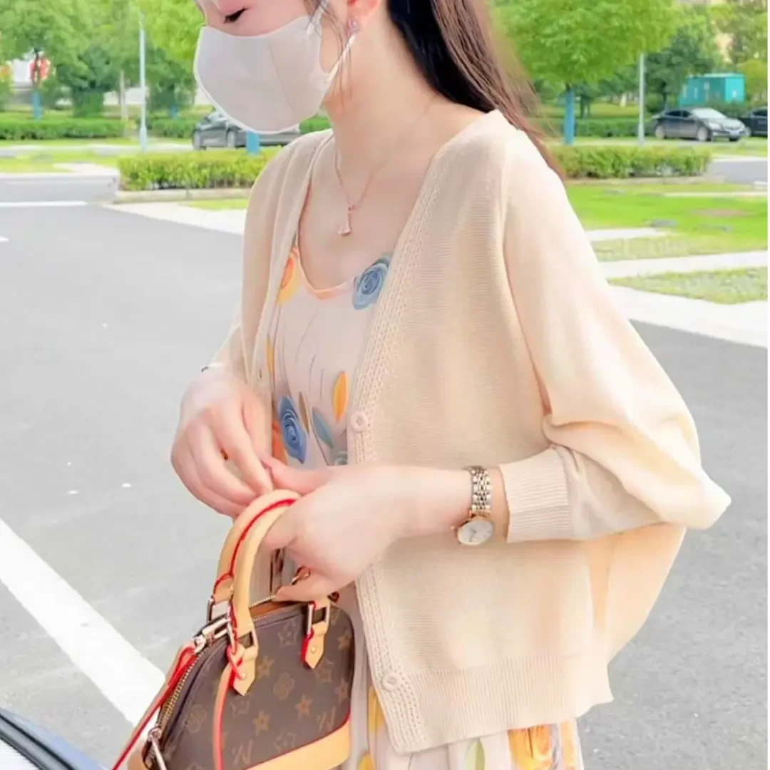 冰丝针织衫蝙蝠袖防晒开衫薄款外套女2025夏季气质减龄空调衫上衣