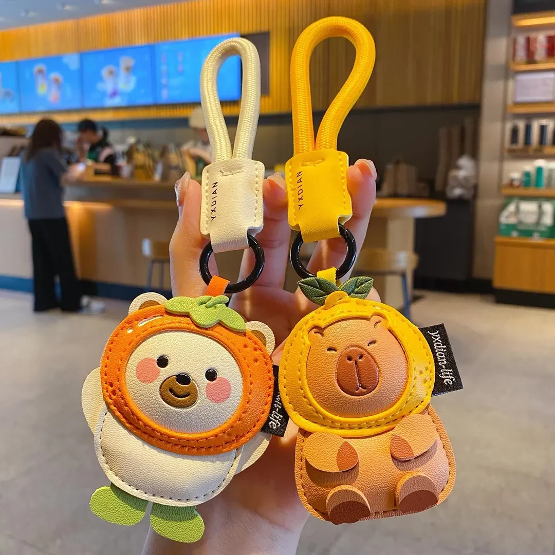 2025新款皮质卡皮巴拉钥匙扣水豚挂件男女汽车钥匙链精致书包挂饰