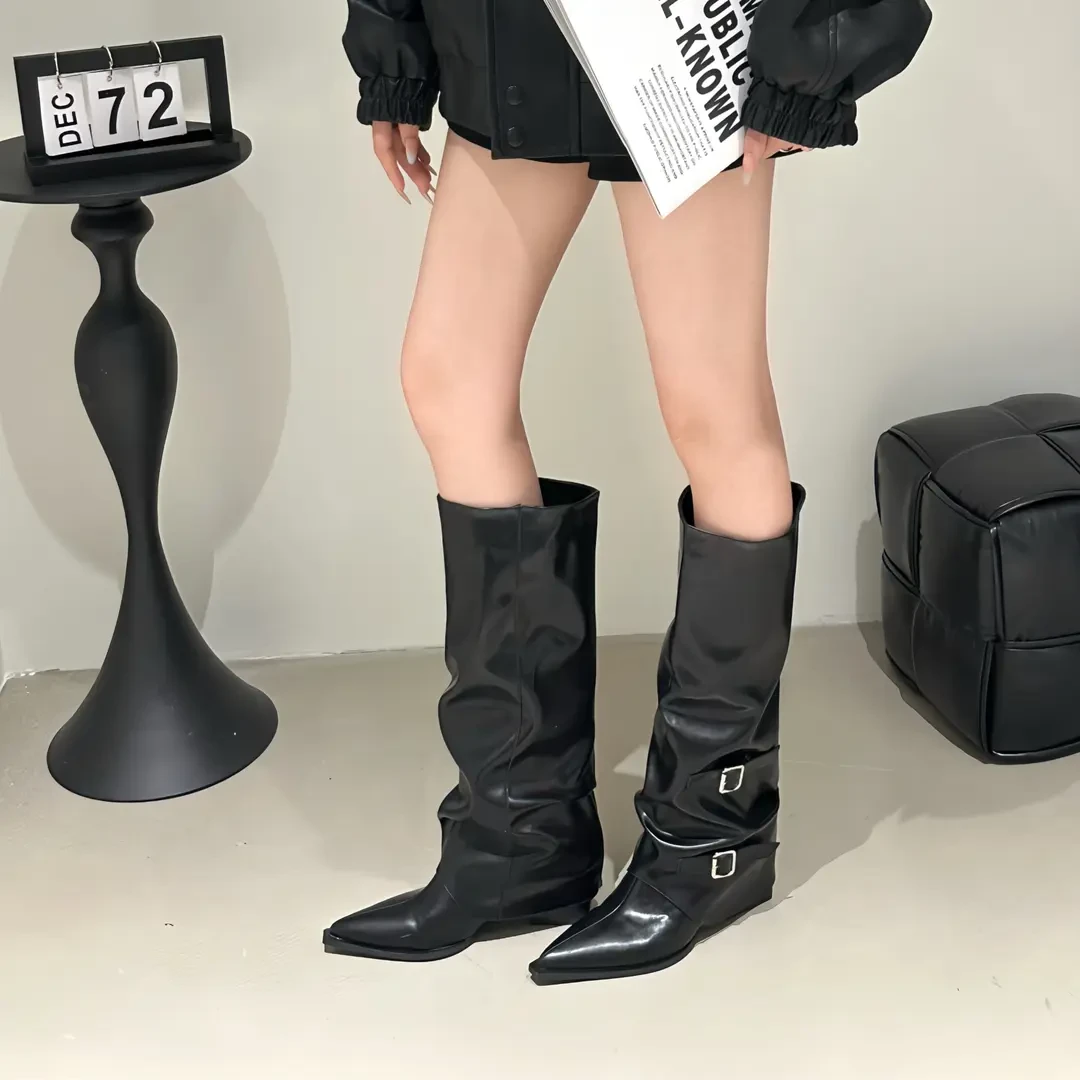 高级感尖粗跟堆堆靴女2025秋冬新款不过膝高跟显腿裤管靴高筒靴