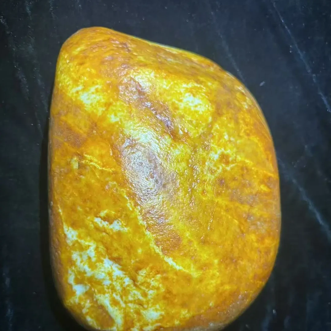 精品黄沁原石手把件