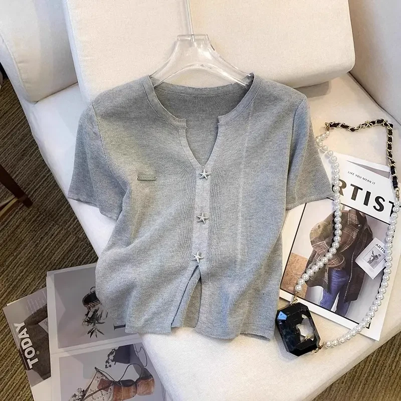 法式短款上衣高级感纯色V领冰丝针织衫女夏季新款修身显瘦短袖T恤