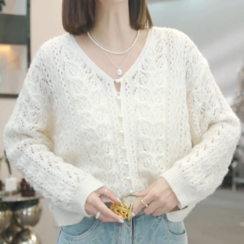 设计感百搭气质显瘦针织上衣女2025春秋新款韩系纯色V领开衫毛衣
