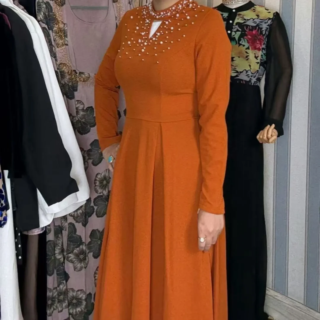 冬季长袖修身显瘦气质收腰大摆深橘色连衣裙