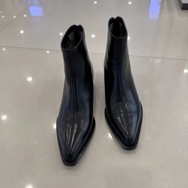 卓之雅秀小方头粗跟短靴