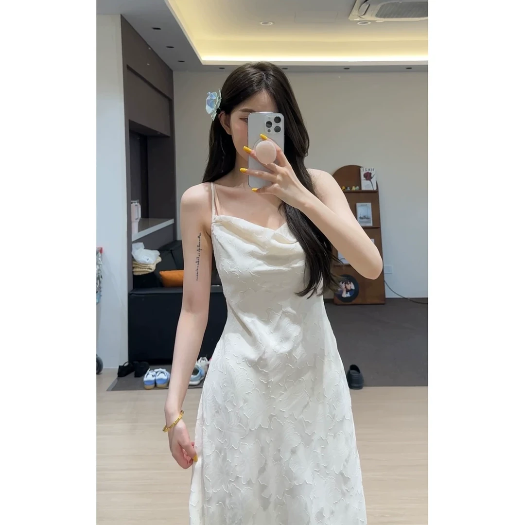舒胡蕾 月光白茶 白色荡领吊带连衣裙女夏季法式气质收腰长裙子