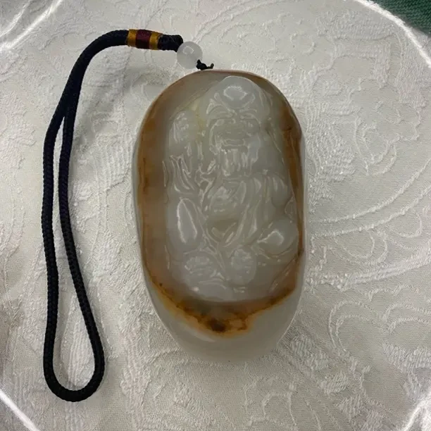 男女俏色寿星手把件方解石玉手工雕刻微瑕处理孤品介意勿拍