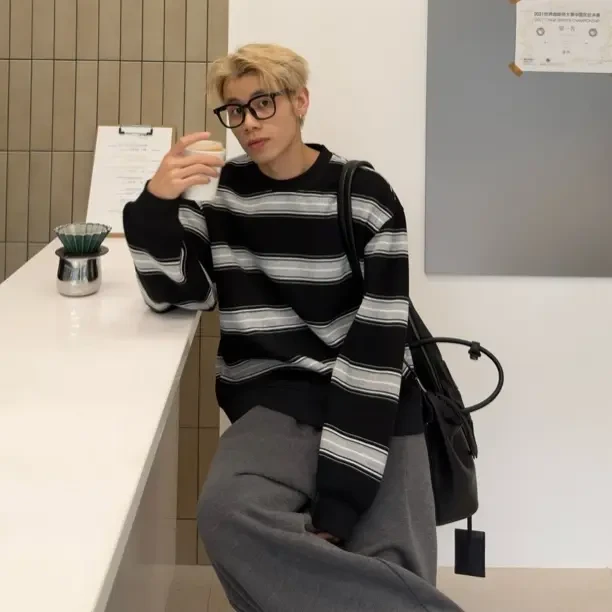 套头圆领加绒款长袖秋冬不规则条纹卫衣潮流百搭宽松慵懒风