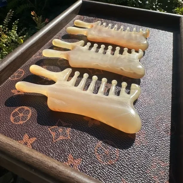 英鹰高贵羊四合一按摩梳子头部头疗疏通经络脸部眼部提拉刮痧家用