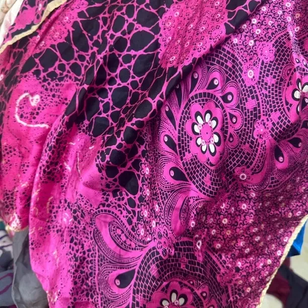 提花玫红色织锦高品质丝巾