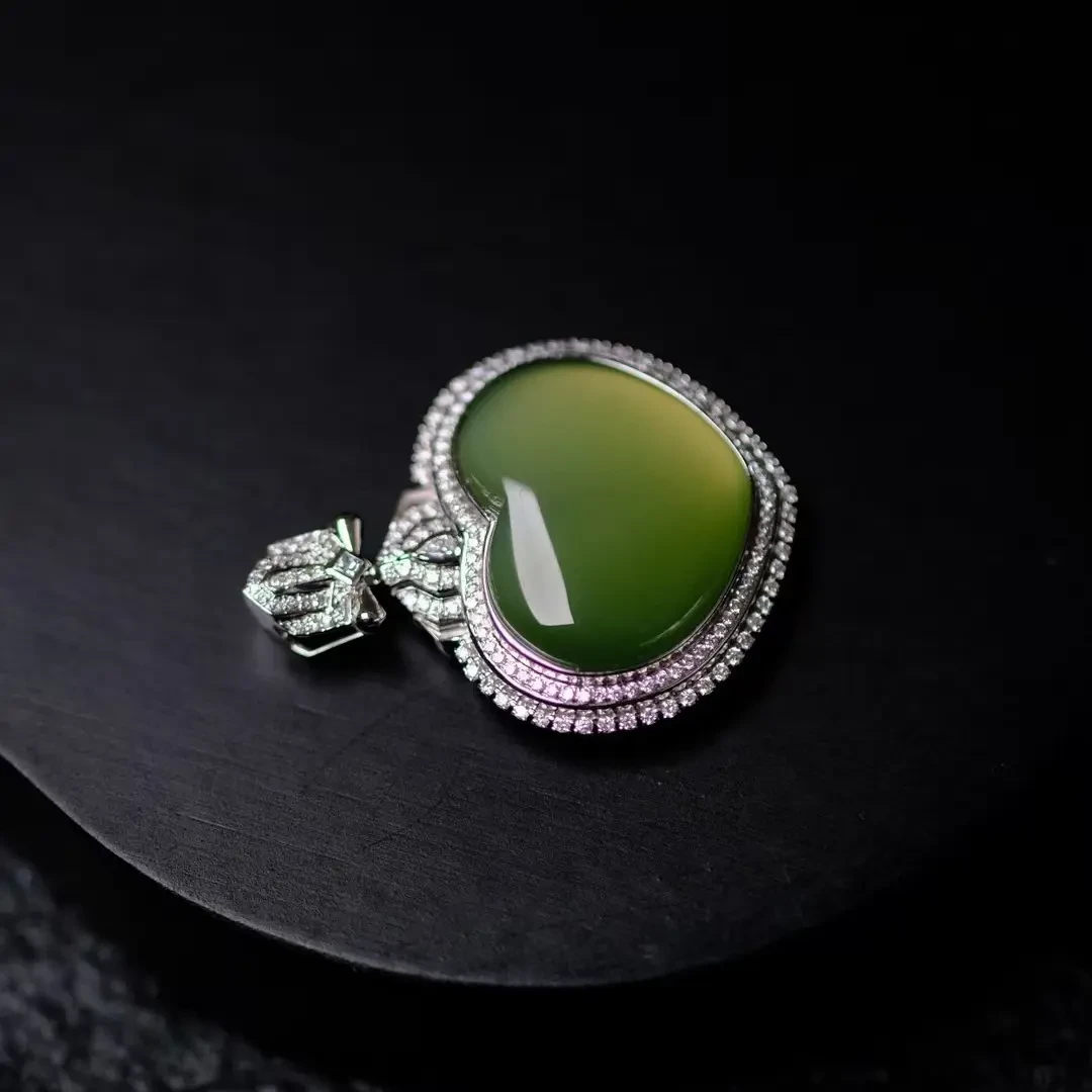 镶嵌和田玉碧玉猫眼爱心