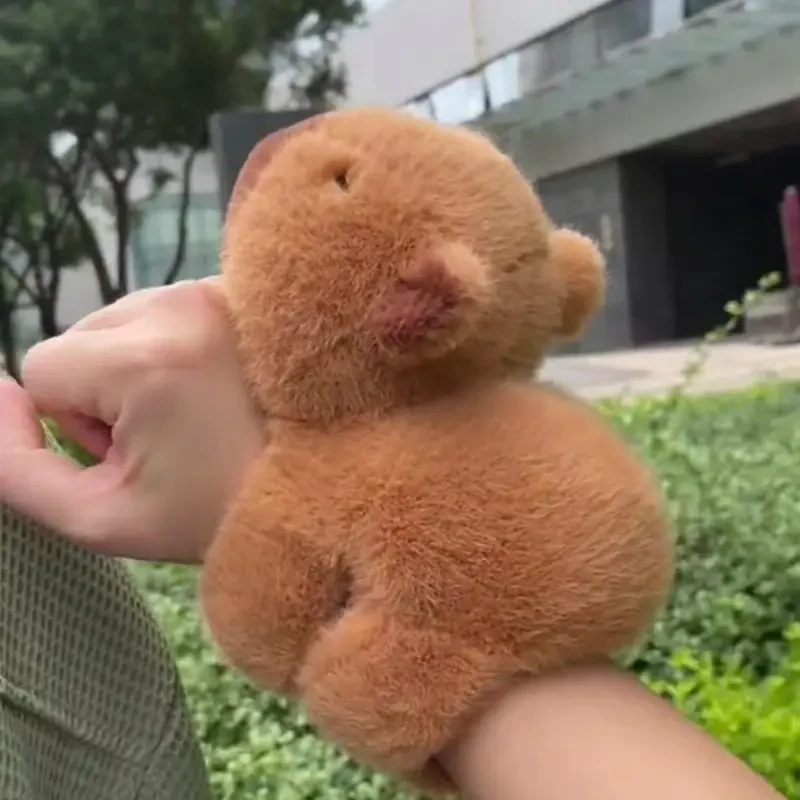 卡皮巴拉毛绒玩具啪啪圈水豚玩偶手腕可爱卡皮吧啦公仔生日礼物女