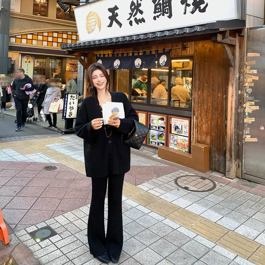 “高智淡人套装”精纺羊毛高质高克重显瘦坑条开衫&喇叭裤