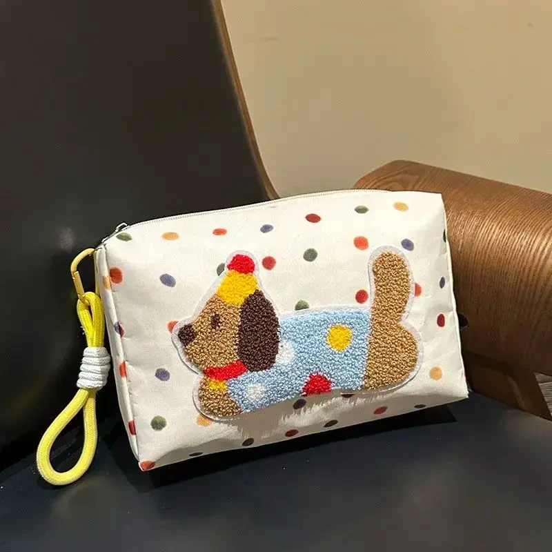 化妆包大容量女便携式2025新款护肤品收纳旅行洗漱袋化妆包时尚