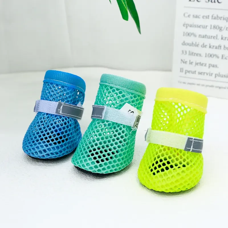 宠物鞋透气网脚套小型犬夏季舒适防掉脚反光条绑带网眼鞋子四只装