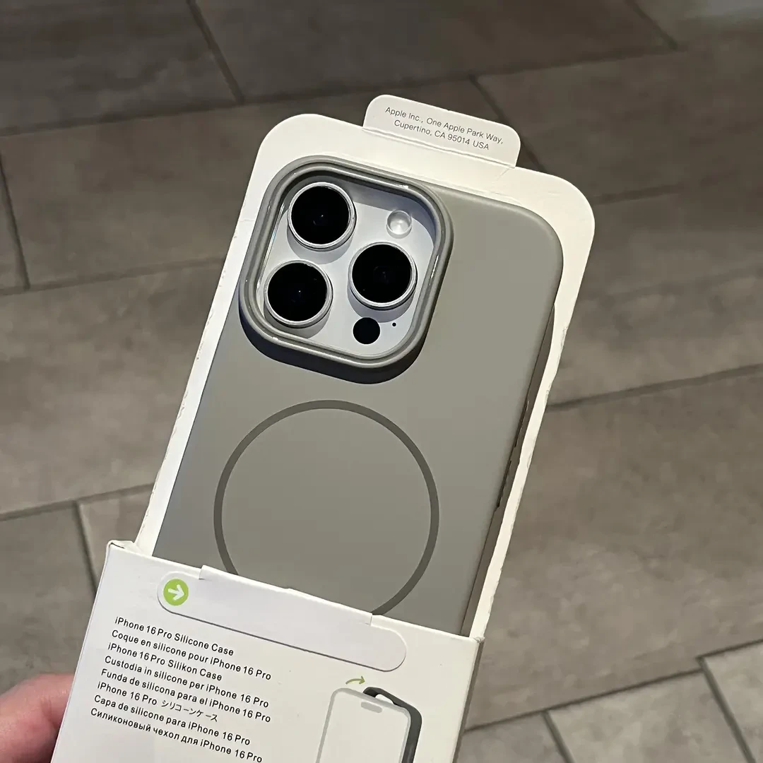 新款纯色磁吸充电适用苹果iPhone网红15磨砂14商务13情侣款手机壳