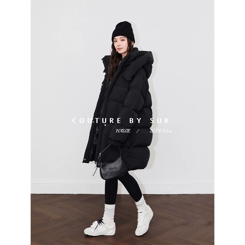 SUK【冬日守护神】冬季新款中长款连帽宽松白鹅绒羽绒服女SK4704