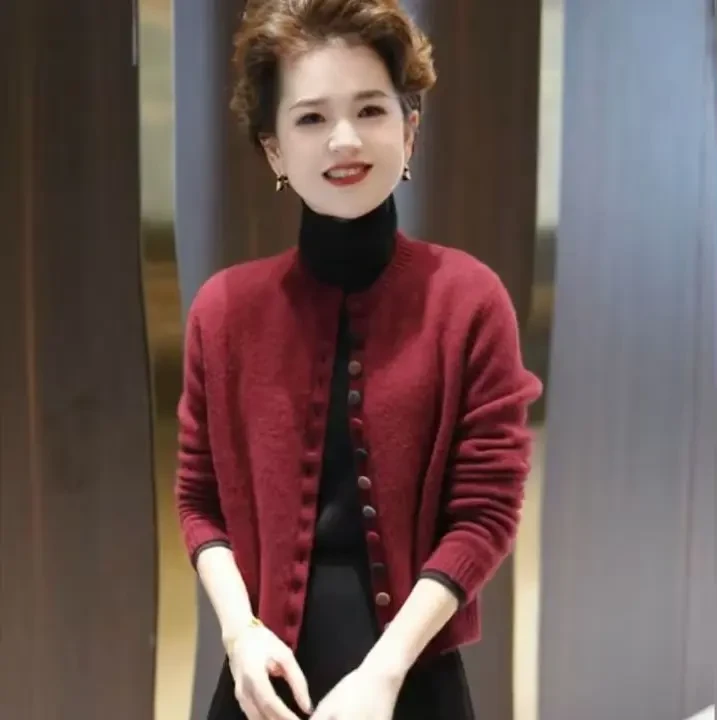 [工厂直销]秋冬季爆款韩版清新多巴胺彩扣针织简约时尚开衫毛衣女