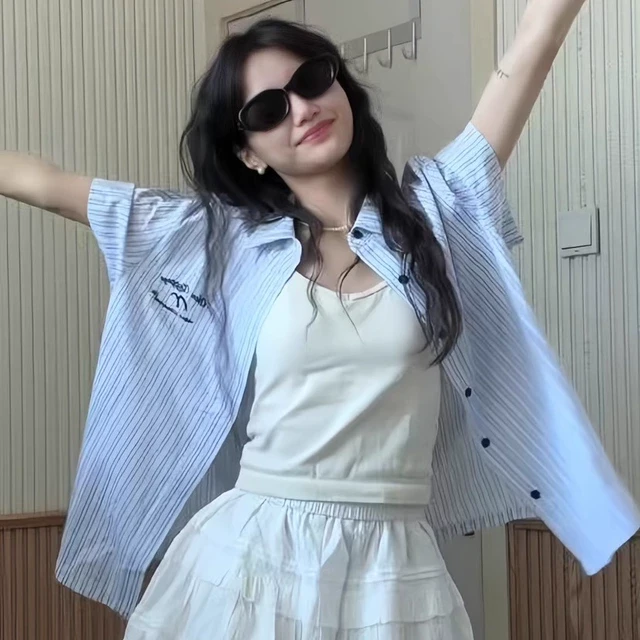 学院风日系蓝色条纹短袖衬衫女款夏季宽松小众设计感百搭休闲衬衣