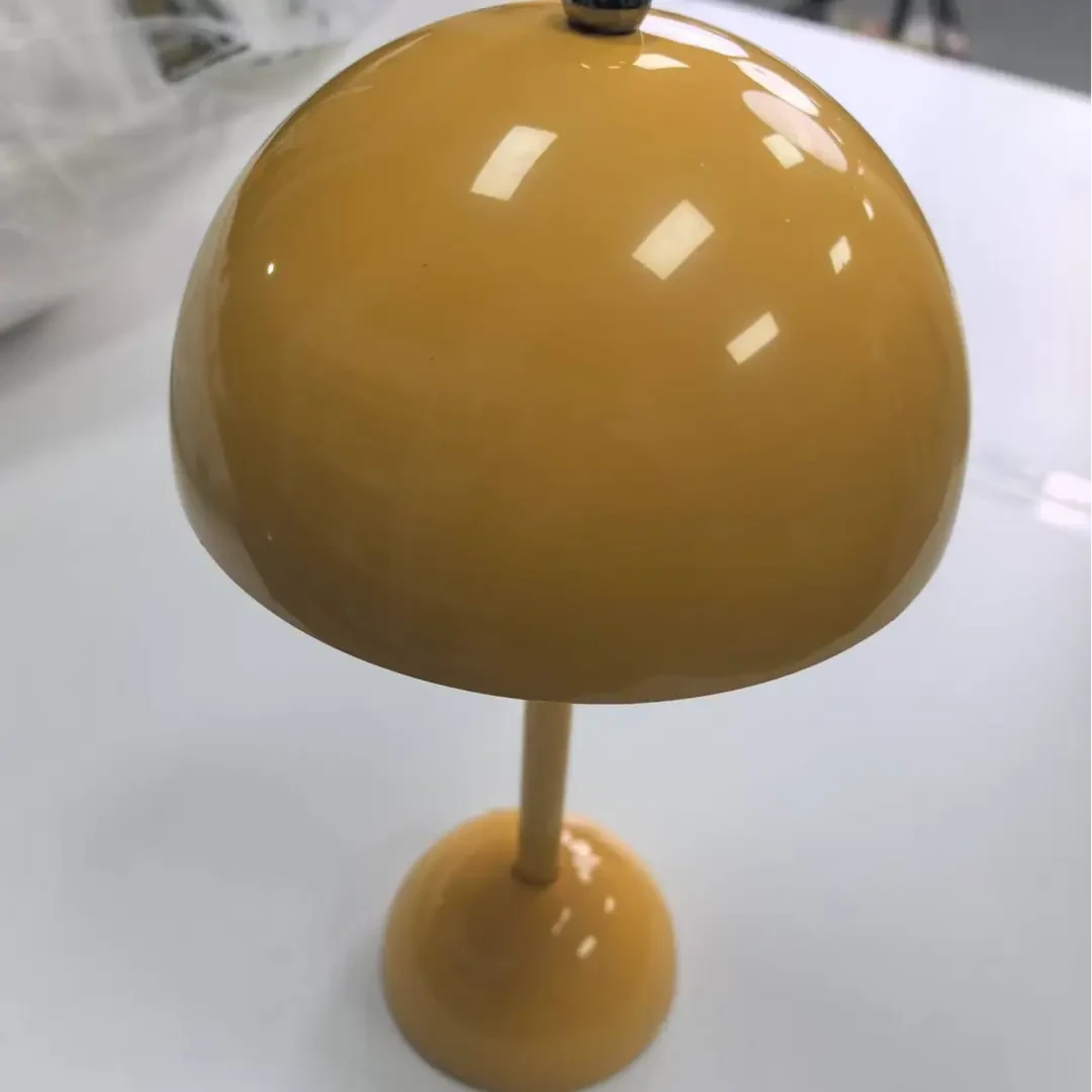 aq家用蘑菇台灯颜色随机