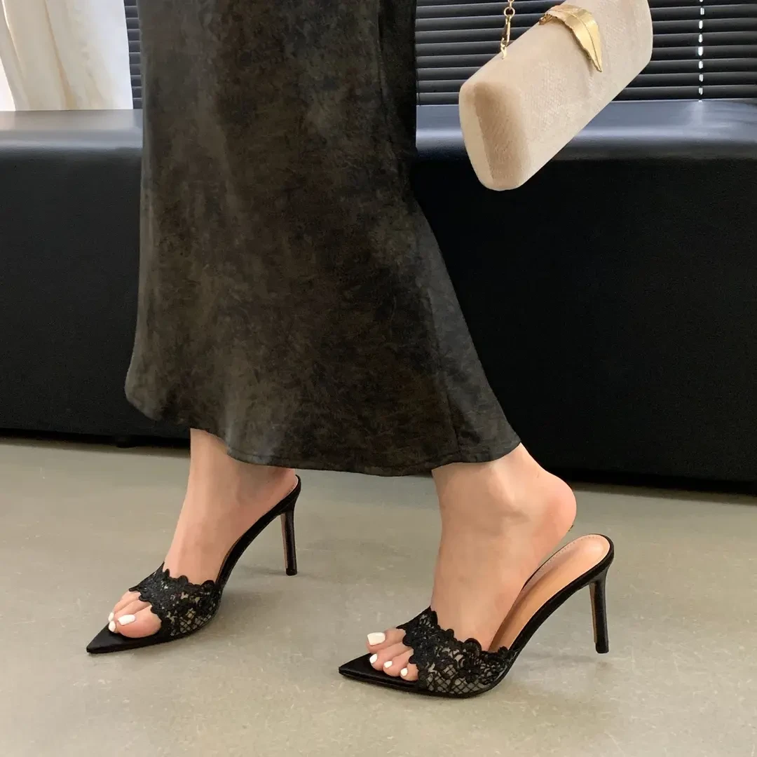 2025夏新品性感蕾丝尖头高跟凉拖气质绣花镂空细跟露趾一字拖鞋女