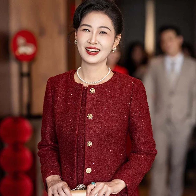 2025年秋冬季喜妈妈结婚婚宴礼服红色喜婆婆小香风套装轻奢高级感