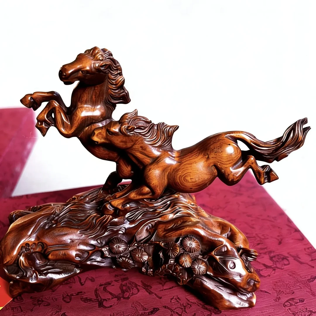 双骏呈祥黄杨木雕