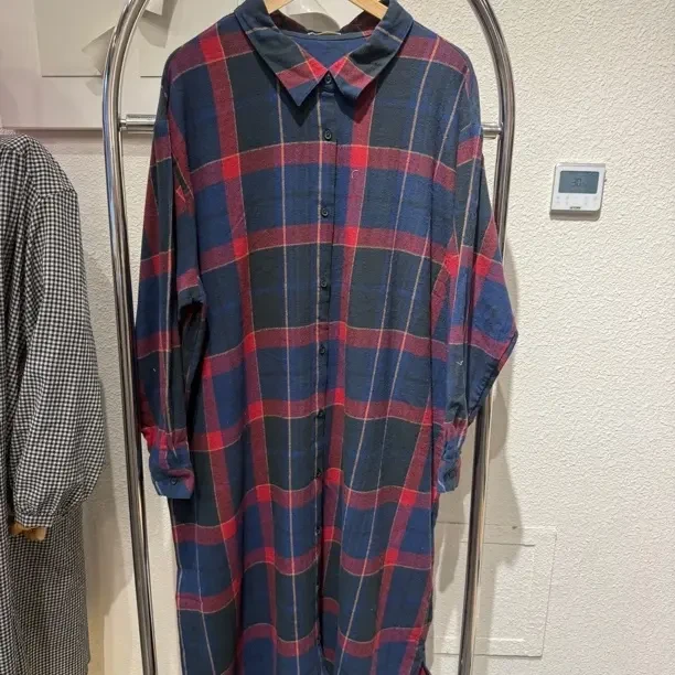 春秋新款复古格纹宽松显瘦中长款长袖衬衫连衣裙两侧有口袋