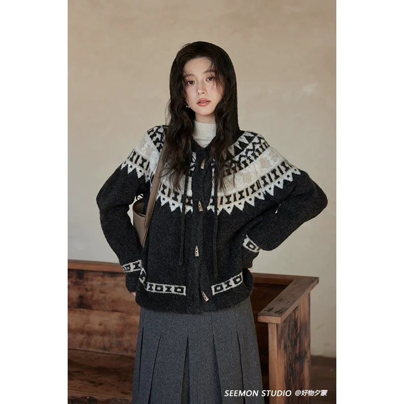 Seemon秋冬时尚潮流针织衫慵懒洋气高级复古连帽毛衣外套女M10418