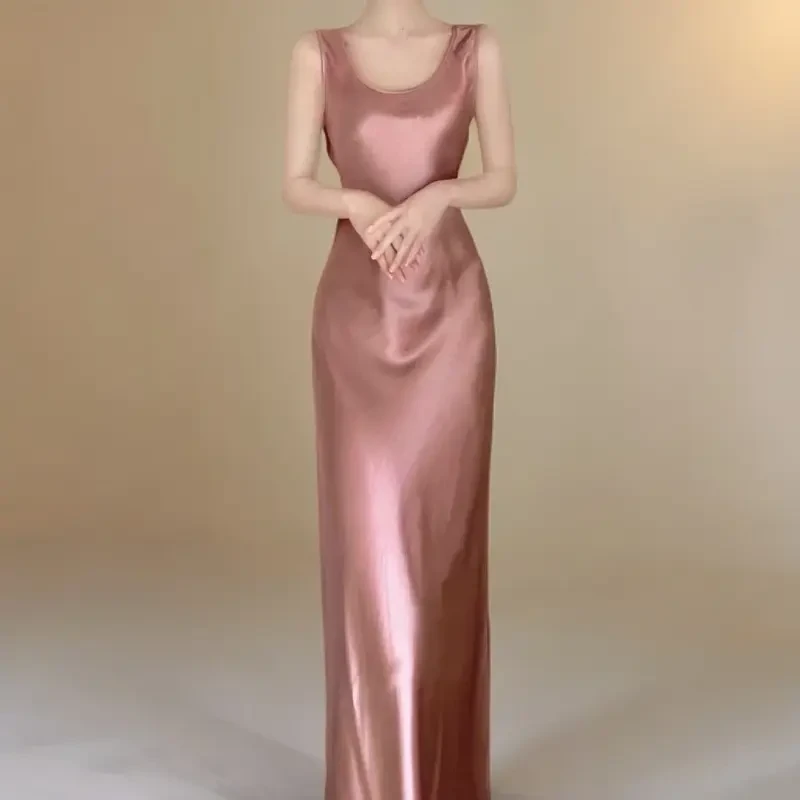 大u领高级感肌理纹醋酸吊带连衣裙高冷御姐风打底显瘦吊带裙长裙