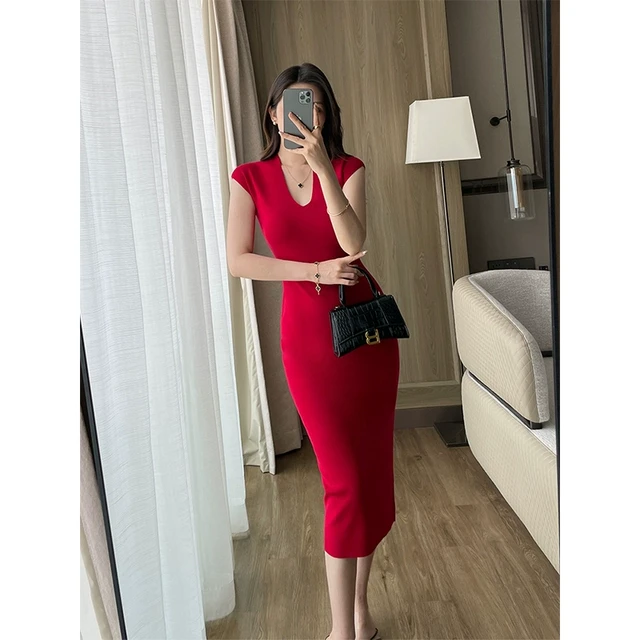 法式复古红色连衣裙女夏季针织小众绝美纯色显身材显瘦修身中长裙