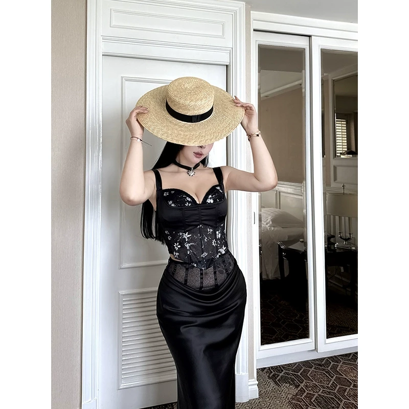 黑泽玄七“西域曼陀罗”夏季显瘦鱼骨碎花缎面蕾丝吊带胸衣半裙套装