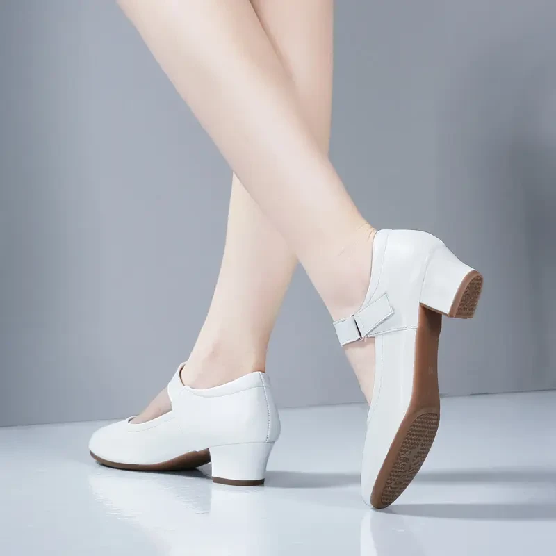 白色浅口新款广场舞鞋拉丁舞鞋女中跟舞蹈鞋透气跳舞鞋软底妈妈鞋