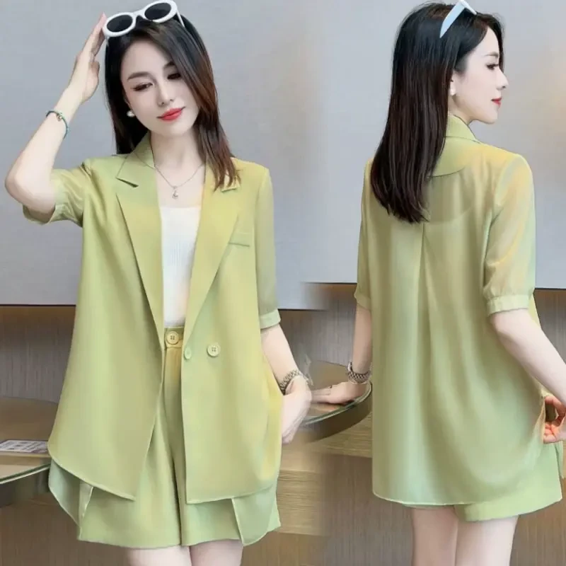 西服套装女夏季薄款2025年新款高级感气质冰丝短袖衬衫短裤两件套