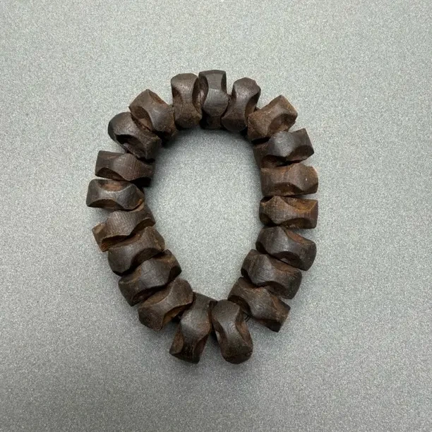 A166海南沉香木串20mm